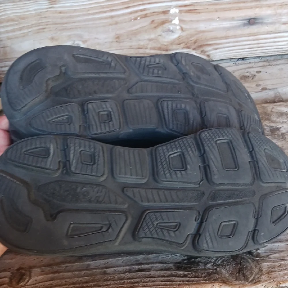 Hoka Bondi 9 Black Athletic Shoes with Cushioned Midsole - Picture 15 of 15